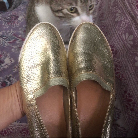 EUC 💠 Frye Metallic-Gold Slip-on Flats Size 7 (Runs Small) - Picture 2 of 13